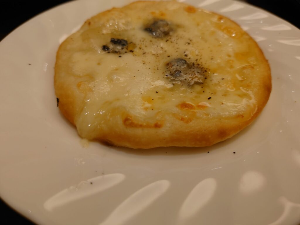 鬼怒川温泉ホテルのピザ