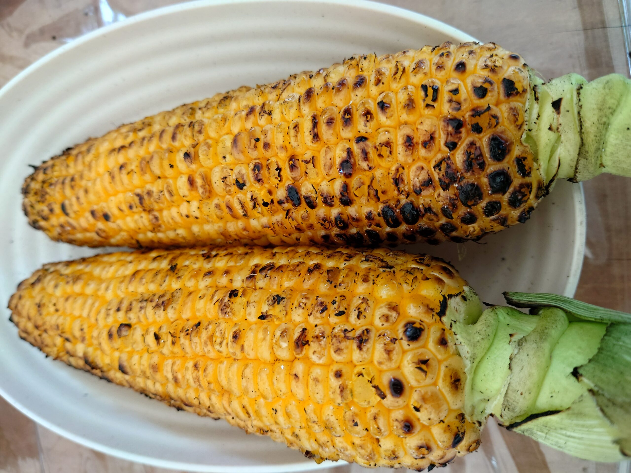 焼きトウモロコシの画像